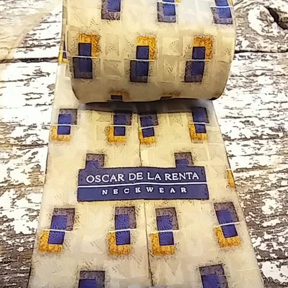 Oscar De La Renta tie - Picture 2 of 2